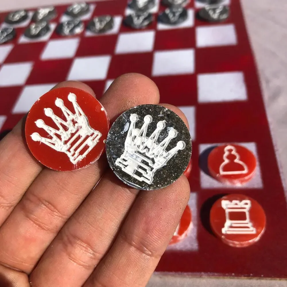 Chess Set - Sunset Red - Picture 4 of 9